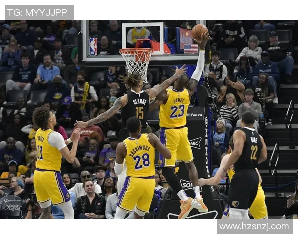 热火与勇士激战正酣10月18日NBA赛场火花四溅谁能笑到最后 热火与勇士激战正酣10月18日NBA赛场火花四溅谁能笑到最后