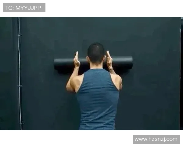 前锯肌锻炼方法哑铃训练全攻略助你塑造完美胸部线条与力量提升